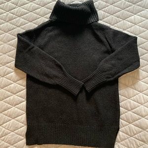 Turtle Neck blend of materials part wool 5%